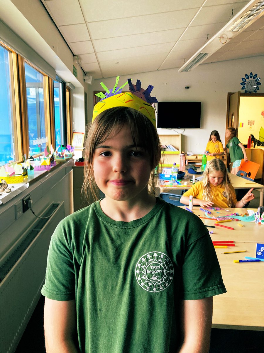 bl4treganna's tweet photo. Creu hetiau carnifal ar gyfer ein dathliad yfory!
We made carnival hats for our celebration tomorrow!
💃🏼🌺🎉🌼🇧🇷 https://t.co/FJcC0XulUN