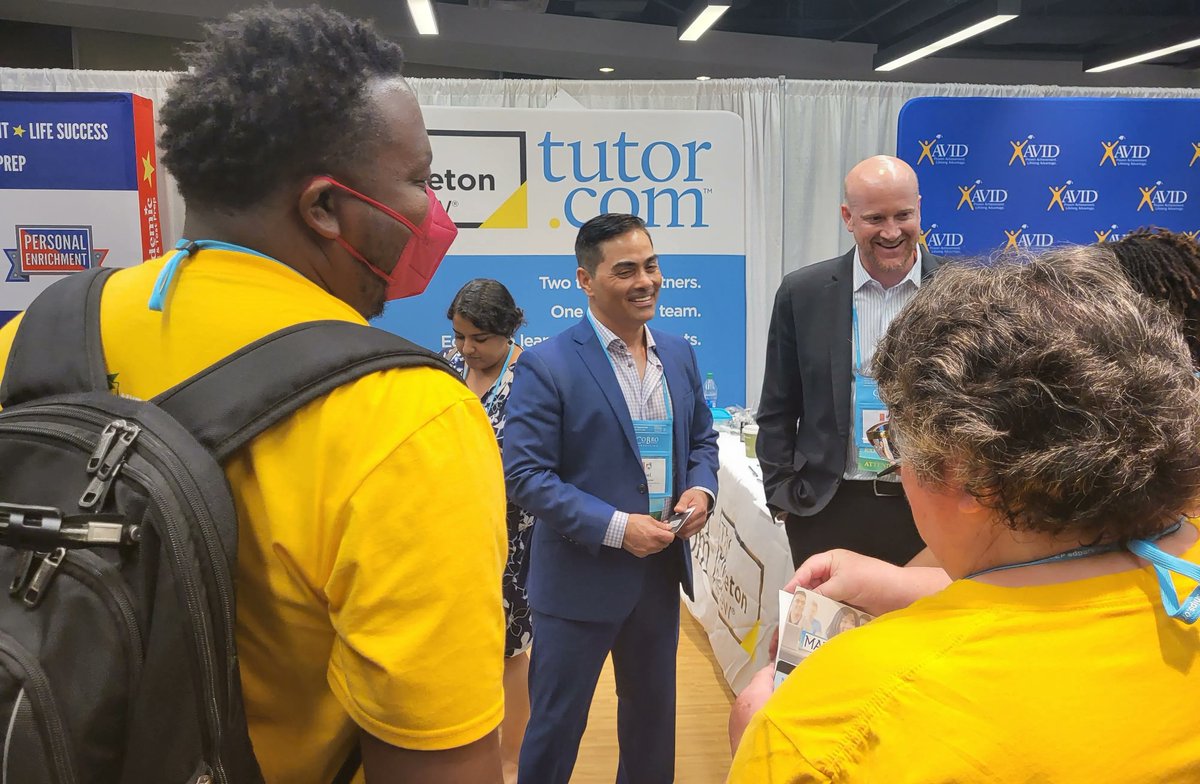 tutordotcom's tweet photo. #GUcon Attendees: Stop by Booth 412 to learn how our academic support platform drives student success in K–12, college, and beyond. 👋🏼 (And don’t miss out on our Plinko game and swag!)
@edpartnerships #GEARUPWorks #edtech #tutordotcom https://t.co/jexhiL3aFf