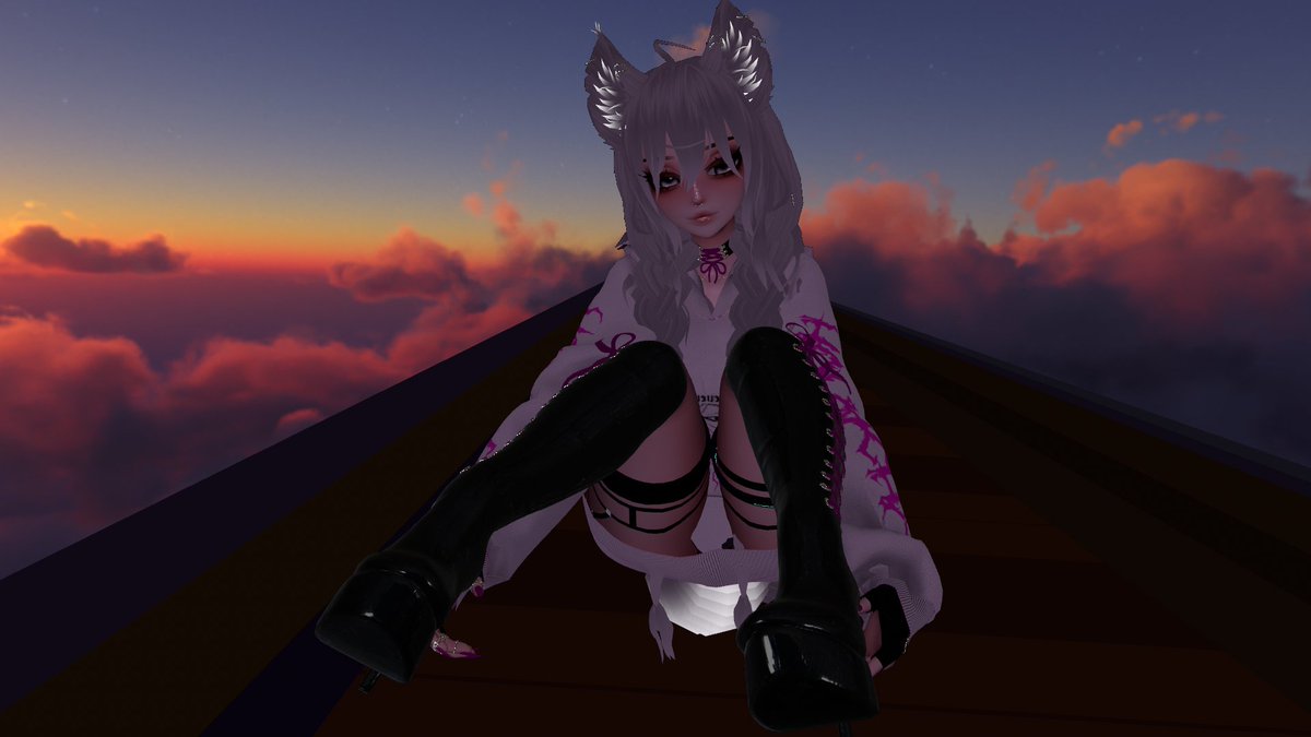 PinkxMoonxx's tweet photo. Its too hot! Have some cute pics including with someone super special to me <3 #VRChatPhotographer
#VRChat
#VRC
#VRChatnightclub
#VRChatdrinking https://t.co/NUUw8rpeA5