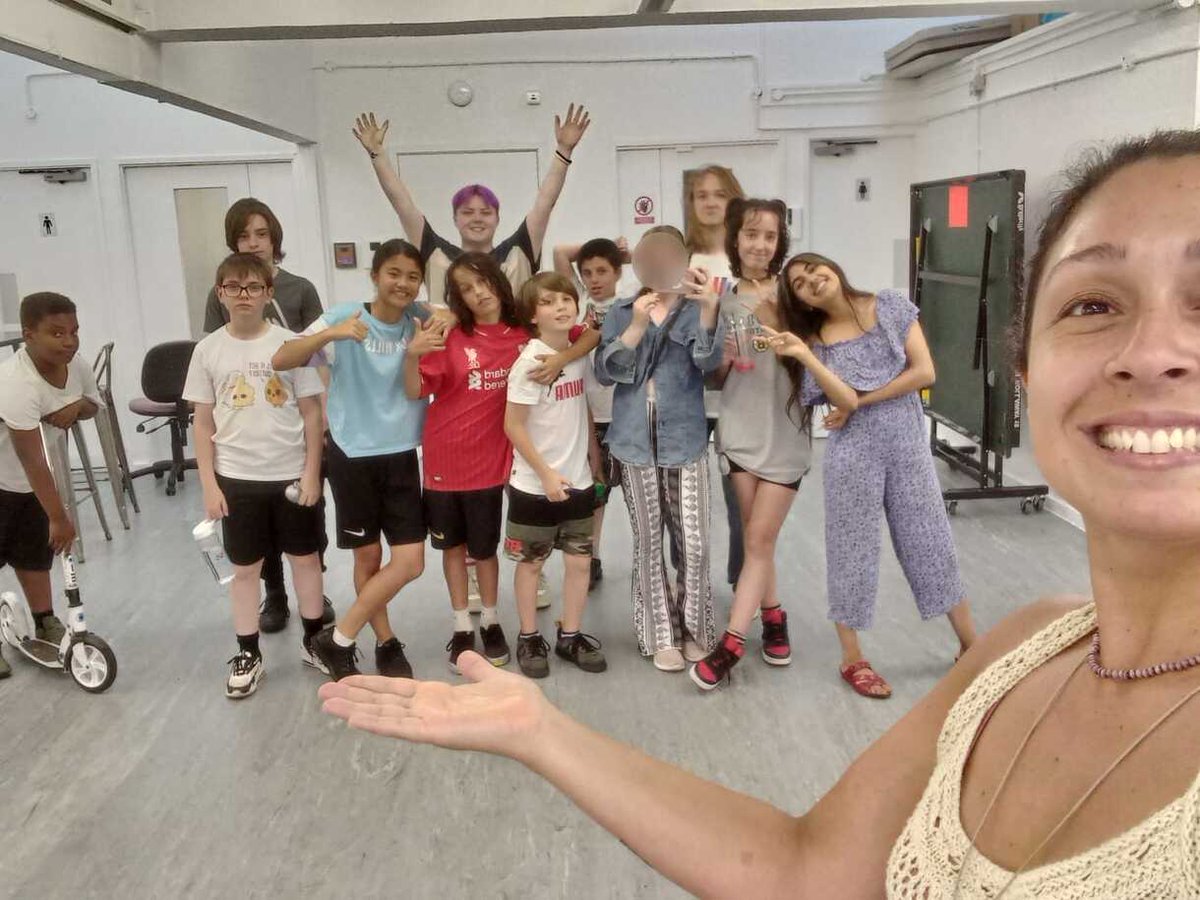 jacksons_lane's tweet photo. It's the end of term for #JLCircus! 

We have continued to pick up the ball from the floor and juggle whatever the world throws at us, reach new heights by bravely walking on shaky stilts, and laugh with each other through tricky times.

Here's to inclusive youth circus forever❤️ https://t.co/HZoLlyHSbh