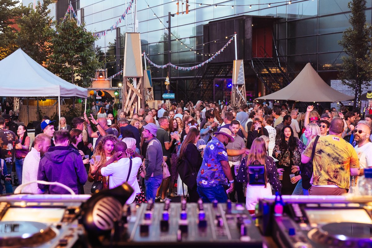 In de zinderende hitte zijn we aan het nagenieten van een fantastisch festivalweekend. Bedankt dat jullie er zo'n feestje van maakten! 🔥