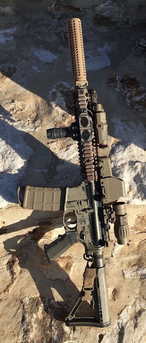 _Gun_Lover's tweet photo. Rt if you love #guns https://t.co/cLwm4gEfK1