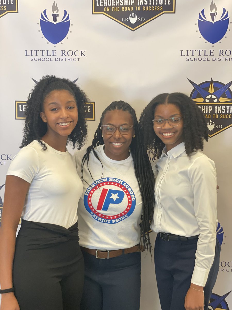 LoringShay's tweet photo. We are off to a great start at @lrsd Leadership Institute. Great students from @p_parkviewlrsd introducing our fantastic new leader @DrJermallWright https://t.co/uxsFCjcAz3