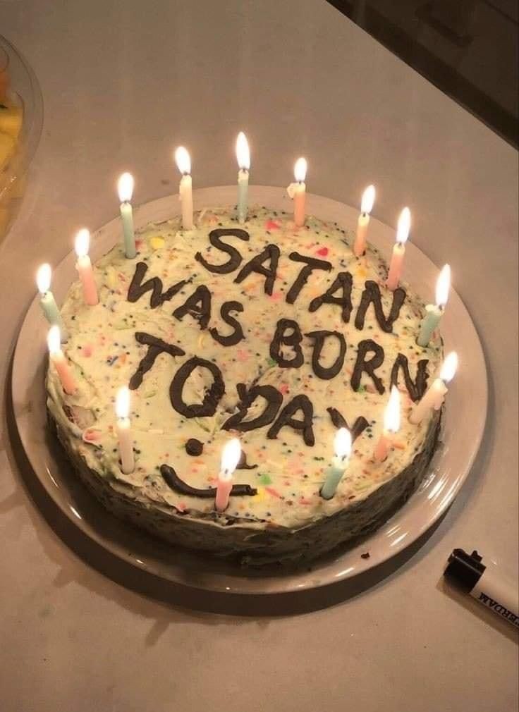 zyairattatou's tweet photo. @collectmedeath masarap ba gawa kong cake? dineliver ko pa 'yan sa condo mo last 17. https://t.co/lsy2zzdI0G