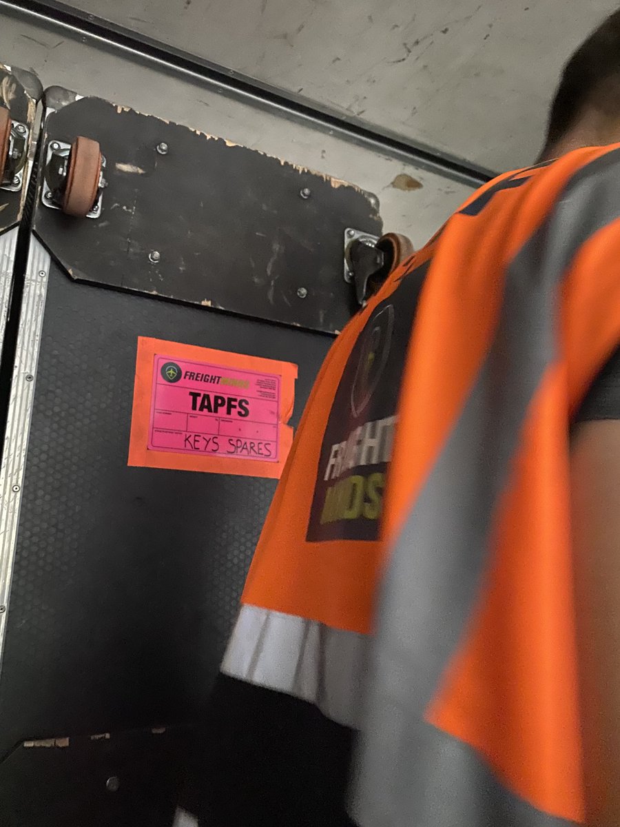 Last week the Freight Minds team did a truck offload for <a href="/aussiefloyd/">The Australian Pink Floyd Show</a>, 🦘 flying from London to LA ✈️ for their upcoming US tour. We had a blast on the job! #FreightLogistics #FreightServices #Worldwide #Bespoke #FreightProfs #WeMakeItHappen #Tour #theaustralianpinkfloyd #tapfs