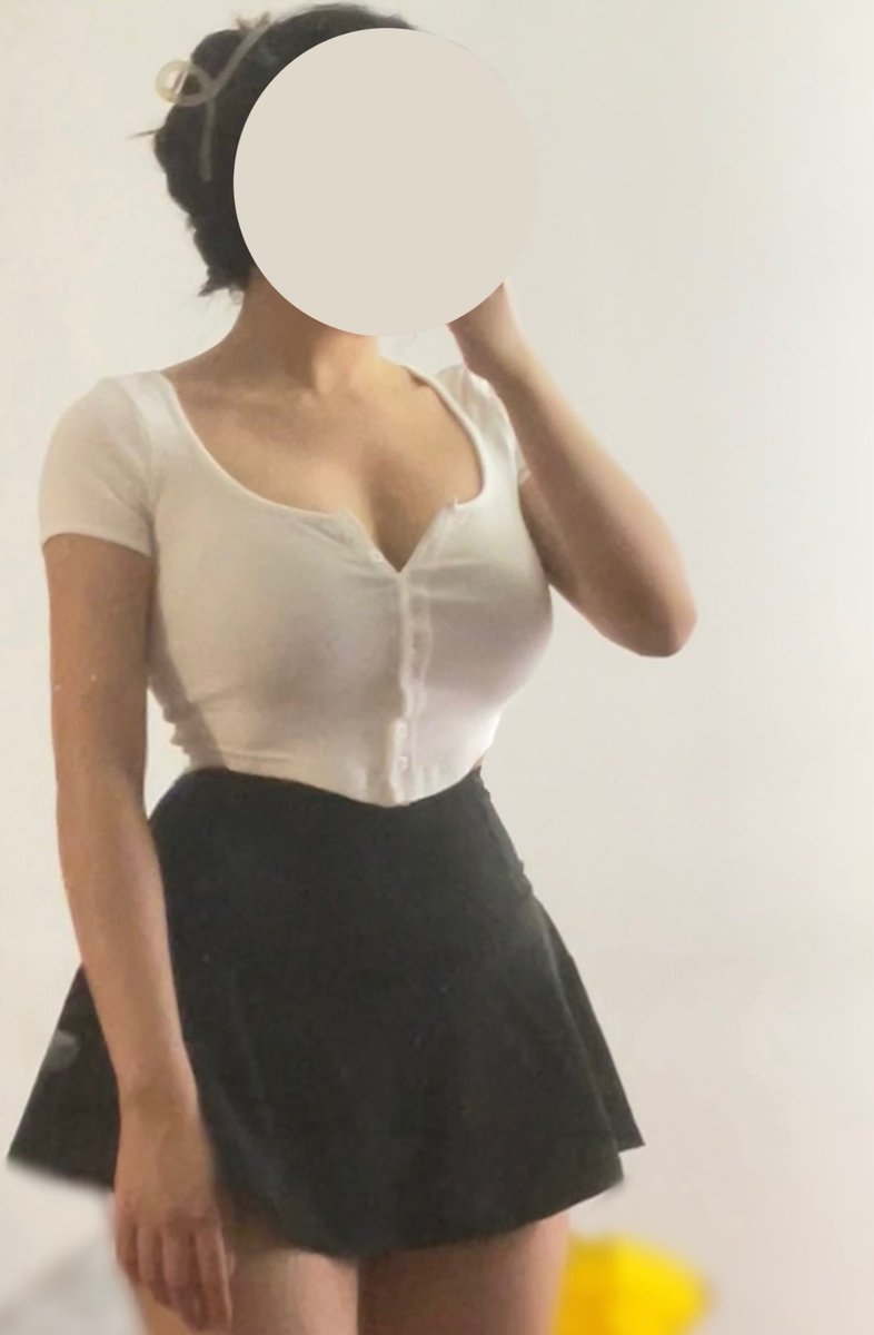 卖家秀：纯欲
我：涉黄

真就离谱😓 https://t.co/wiLP9Mzgln