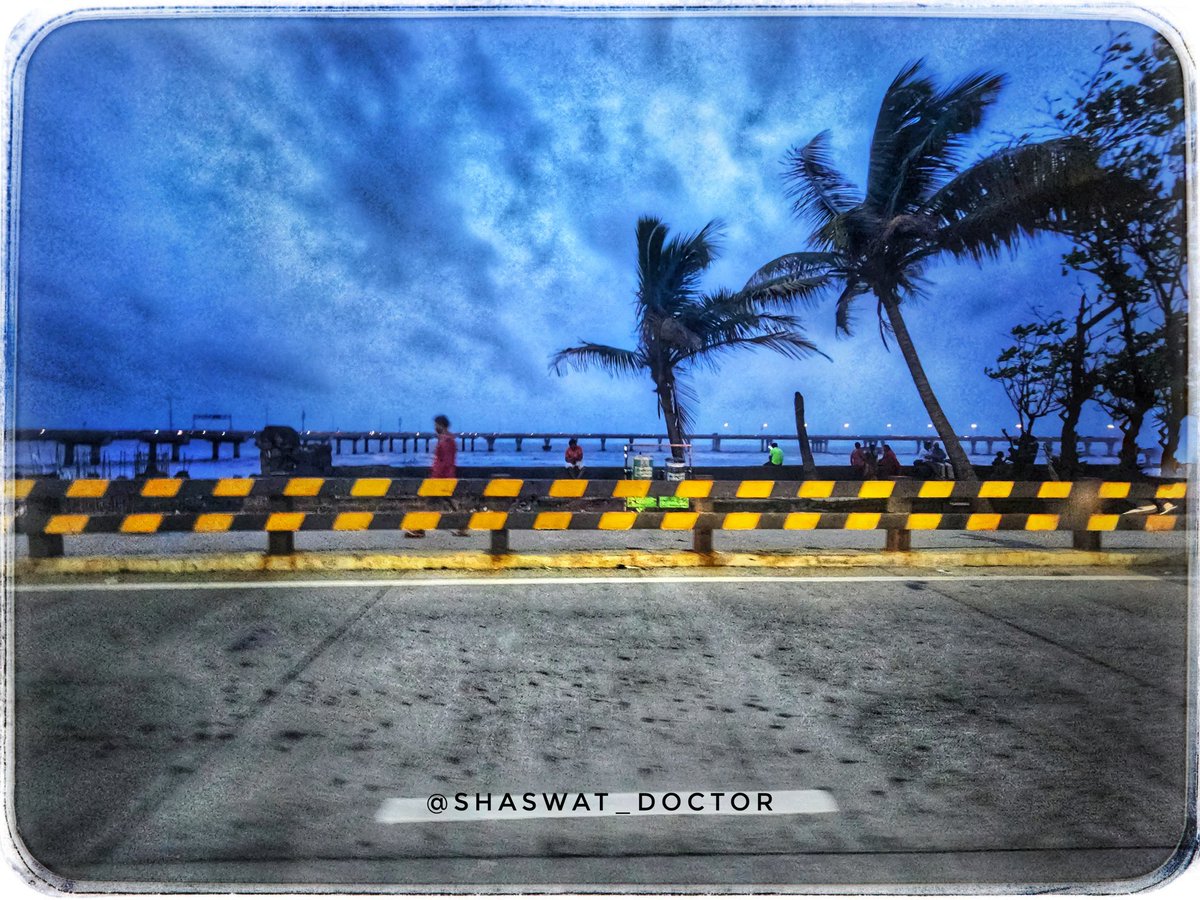 #evening_sky #eveningclick #eveningphotography #evening_sky #eveningsky #skypainters #skylove #skyscape #skies #city #cityphotography #cityviews #cityscapes #city_explore #cityscape #mumbaiuntold #mumbaiscenes #mumbaicity #mumbaidaily #street #streetphotographers #streets