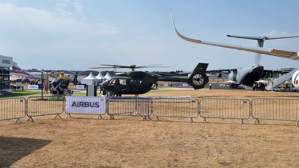 Yesterday, iO Associates attended the #fia2022 air show in Farnborough! It was an excellent opportunity to learn what's on the horizon for the Aerospace, Space and Defence sectors in the not-so-distant future and how we can help! Thank you to everyone who came and said hello!