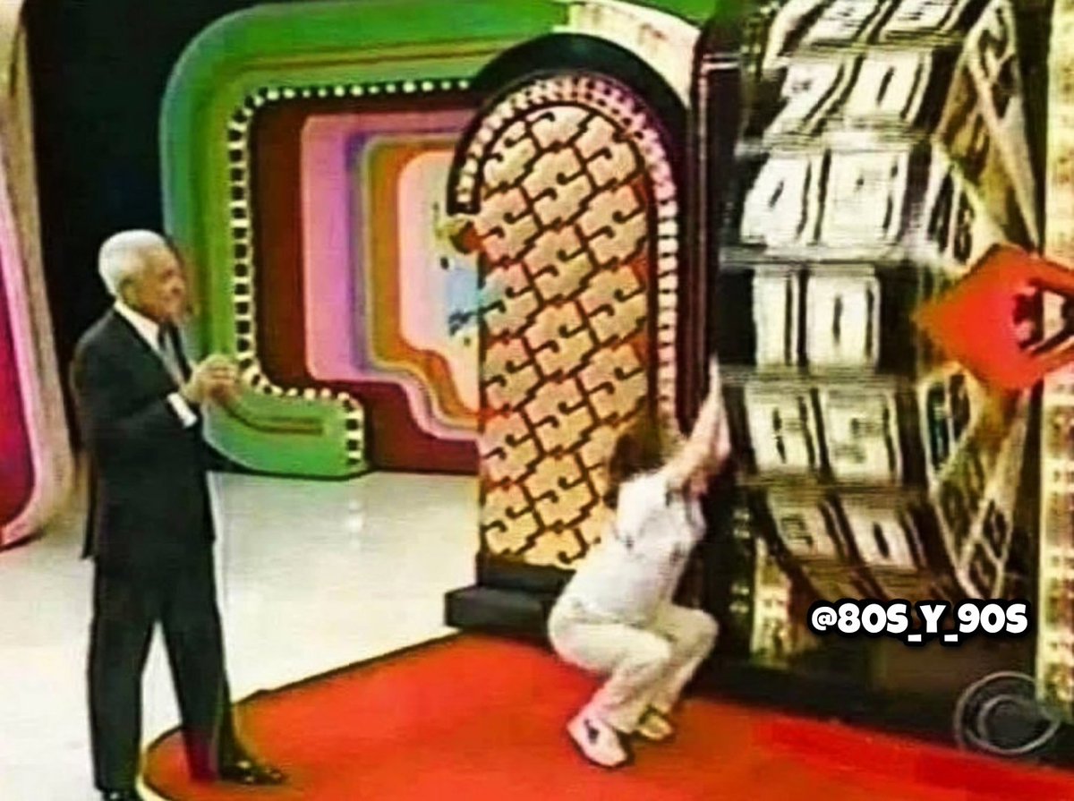 80s_y_90s's tweet photo. Cuando me registro en una página y tengo que buscar mi año de nacimiento. https://t.co/AIAX4dHEpc