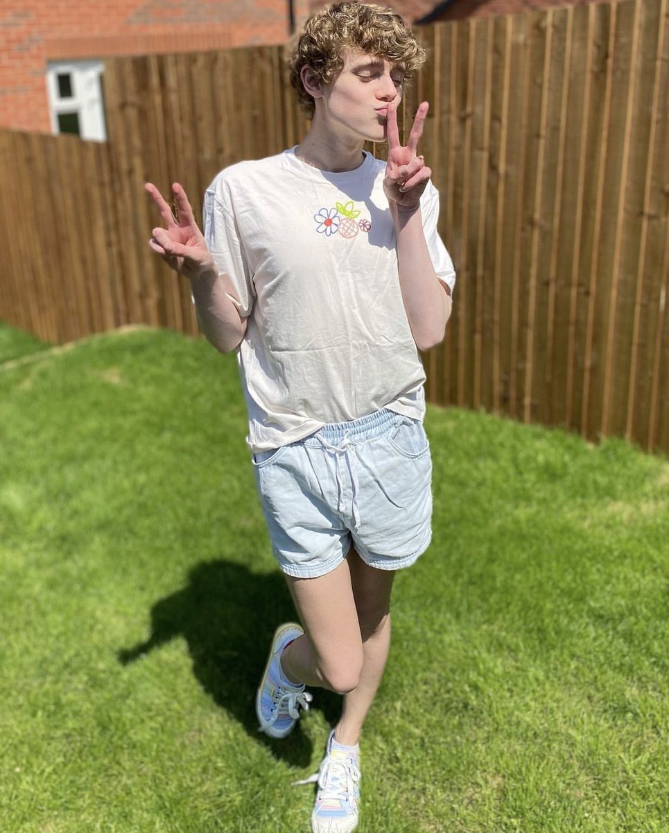 IsakV2121's tweet photo. The winners for the Shiny discord giveaway are @hasliyanora15 @paingpa67724615 and krustydog#4184 (discord) Congratulations everyone! 😘💖💖 See you in Shiny. 🥰💖 #femboy #beauty #TEAMROURKE @rourkesdiamonds 

🔗 https://t.co/4acb7RbAQu https://t.co/8iNliAjgw1