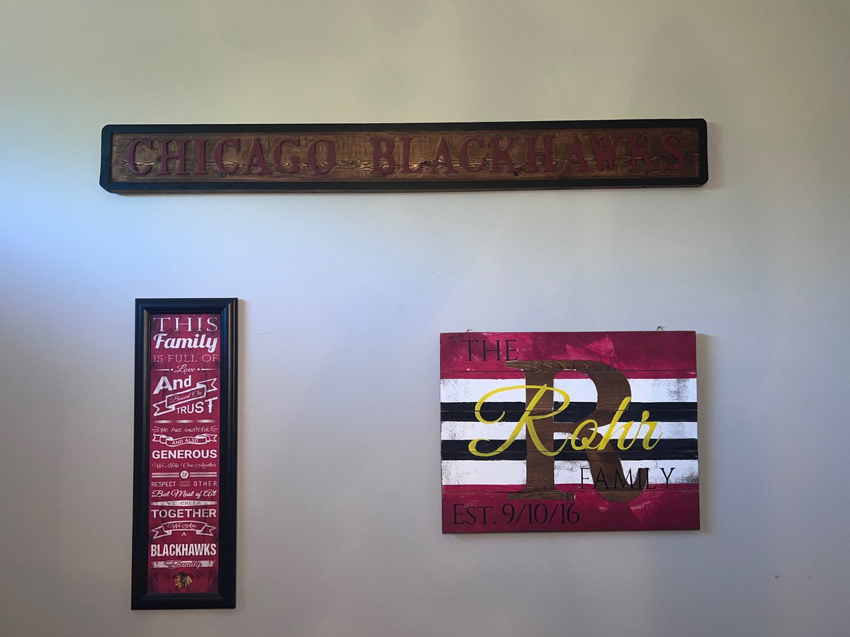Blue_Lynn88's tweet photo. Moved to Missouri for my husband’s job so I had to make sure the @NHLBlackhawks collection was front and center the second you walk in our front door! Only thing I’m missing is a Patrick Kane signed puck which I hope to be able to get one day! https://t.co/om9pHHCL4E