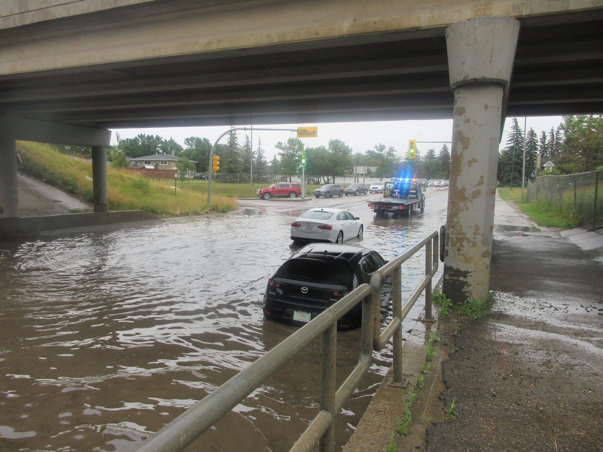 br1en's tweet photo. Dewdney Ave E. underpass flooded #yqr https://t.co/lygUFfdXhS
