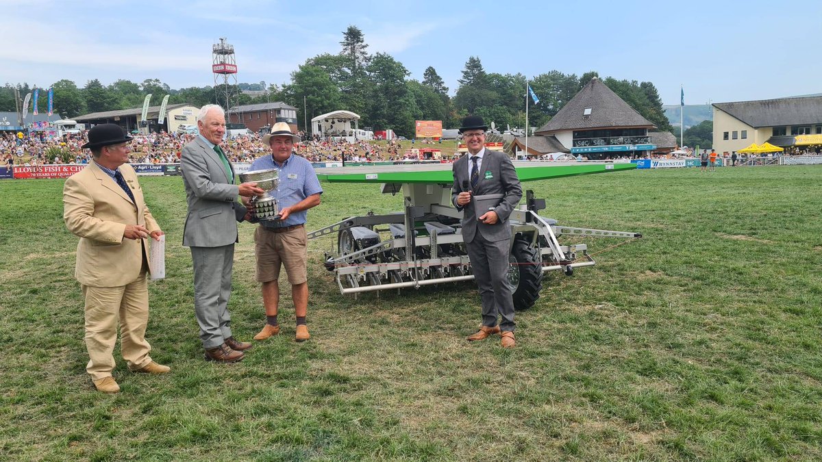 More success for team OPICO at the Summer shows! The FarmDroid has been awarded a Gold Medal for the machine, device or implement that's going to improve farming for the Welsh farmer, as well as winning the Dr. Alban Davies trophy at the @royalwelshshow. #SioeFrenhinolCymru