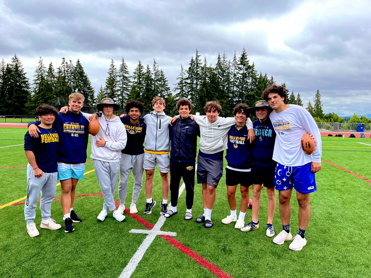 BellevueFB tweet picture