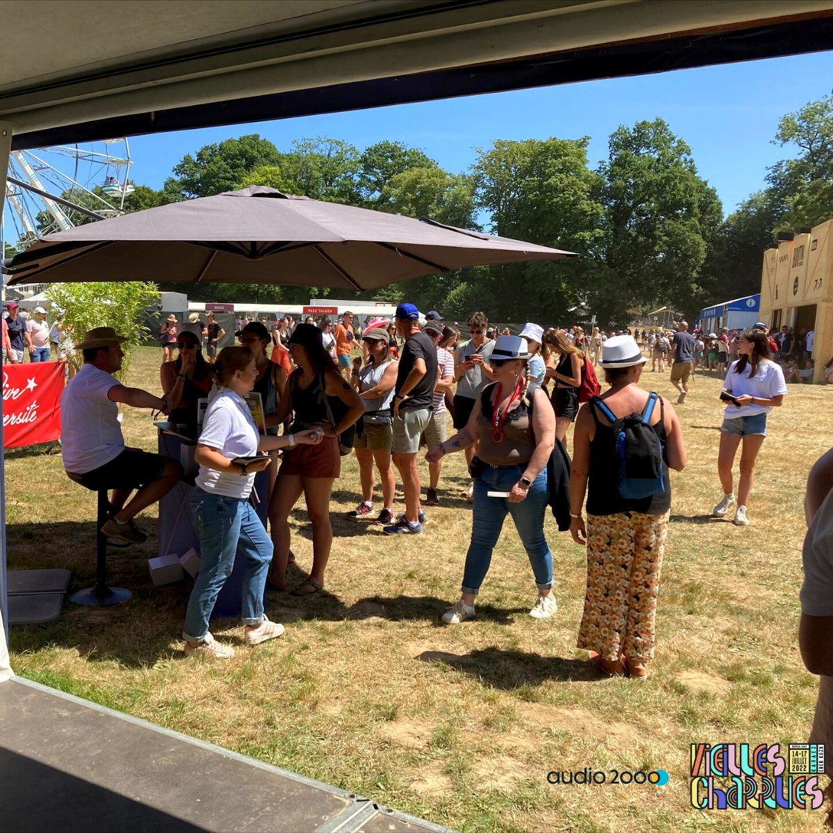 optic2000's tweet photo. 🎶Plus de 1000 festivaliers se sont rendus sur le stand Audio 2000 durant les 4 jours du festival des Vieilles Charrues pour effectuer un test auditif !
Un moment festif pour faire prendre conscience de l’importance de préserver son audition ❤
#charrues22 #audio2000 https://t.co/N5RH1GYG4r