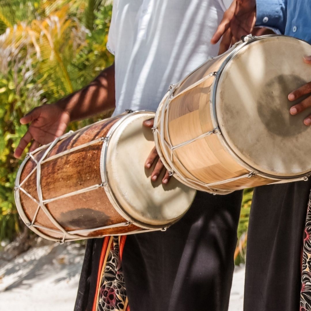 Bodu beru: the essential local musical experience  

📷: jaresorts via IG

#WorldsLeadingDestination2021 #Maldives #VisitMaldives #SunnySideOfLife