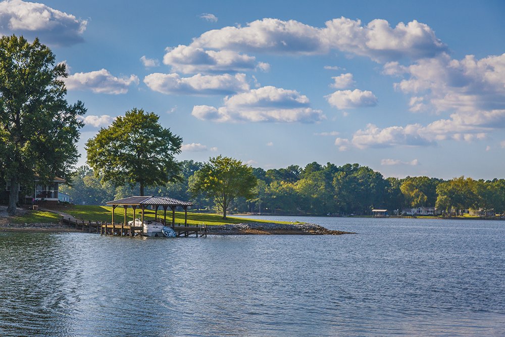 VisitOld96SC's tweet image. Love throwing in a line for bass and crappie? 🎣 Lake Greenwood is a prime fishing spot to land your new PR! Tag your fishing partner in the comments! 

#fishsc #scfishing #visitsc #bassfishing