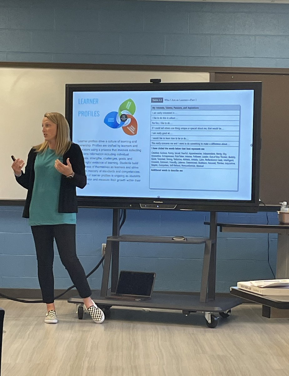 eliz_love_33's tweet image. Getting my learner profile on with @clefler12 #PersonalizeCSD