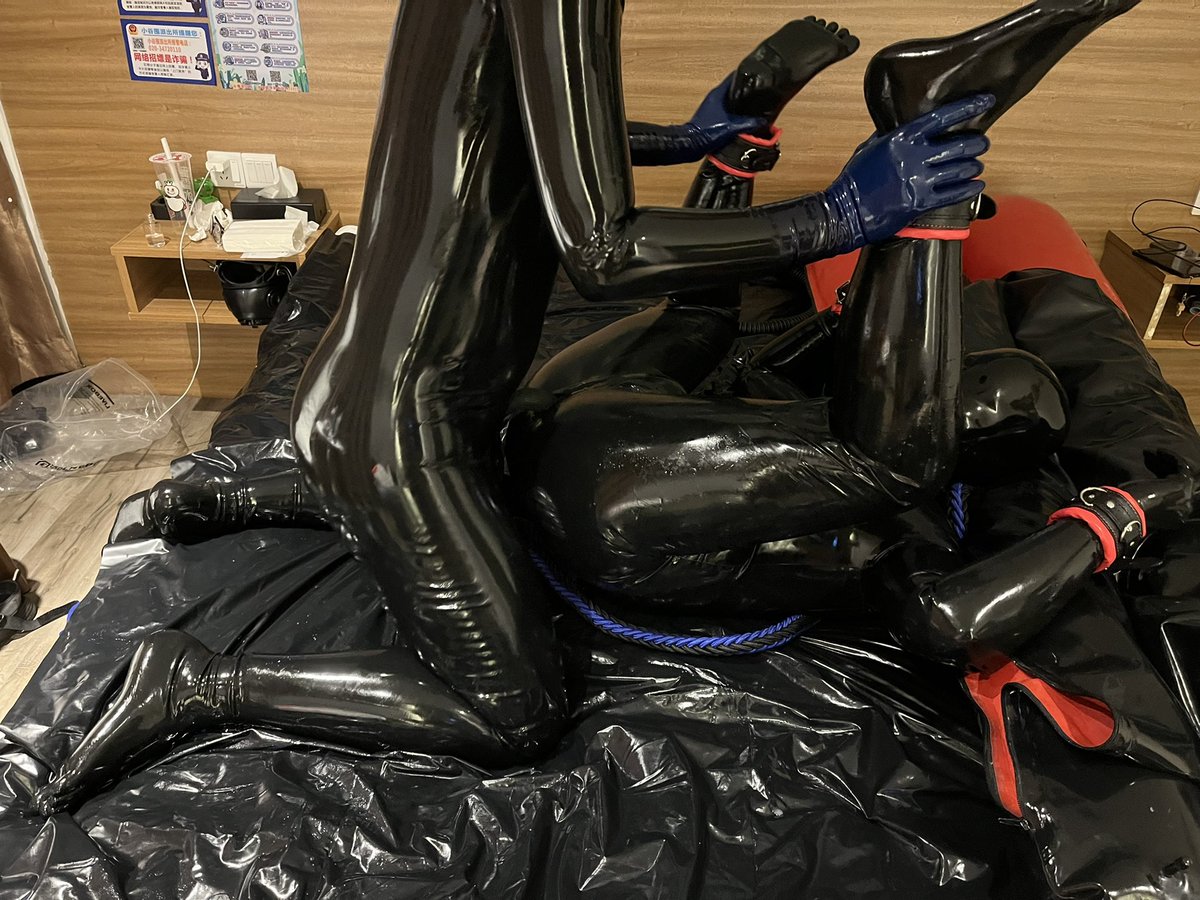 Rubber dark tweet media