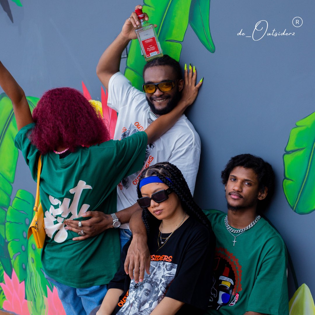 de_outsiderz's tweet photo. Evening approaches and the importance of the bottle beckons‼️

Available: Black / White / Green Tees
Price: Kindly DM 📩

#Oustiders #weoutside #coolkids #deepminded #streetwear #bespoke #dangerous #weird #adifferentworld #adifferentplace #clothingline https://t.co/rAgiheXT4Y