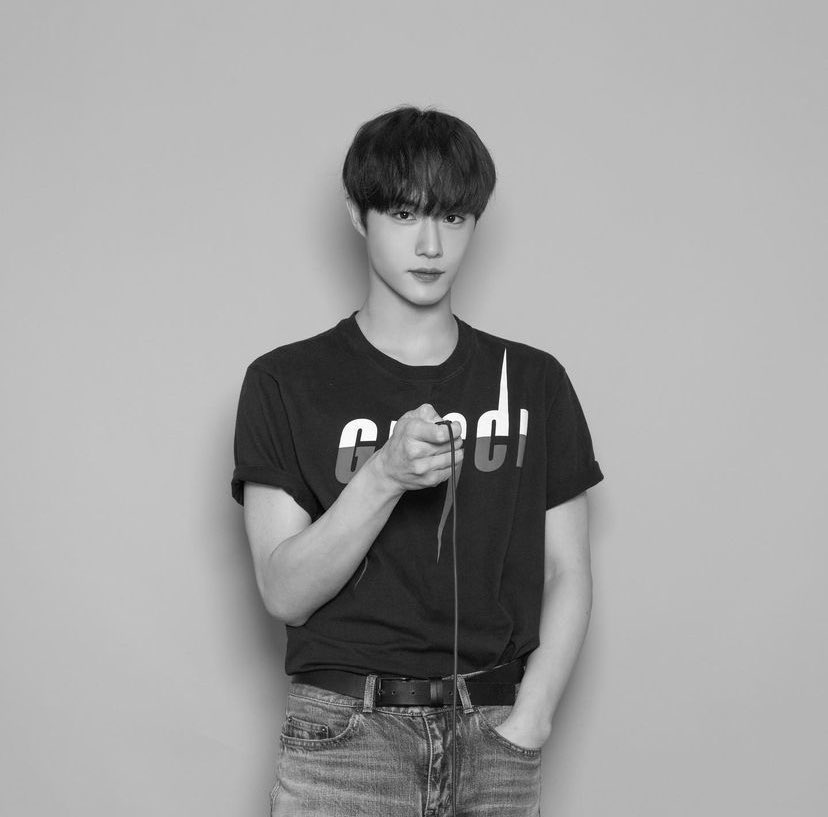 HYUNSUK__0's tweet photo. #현석 포토매틱🐰 

   19살                                        20살

   21살                                        22살 https://t.co/TS28UfJobr