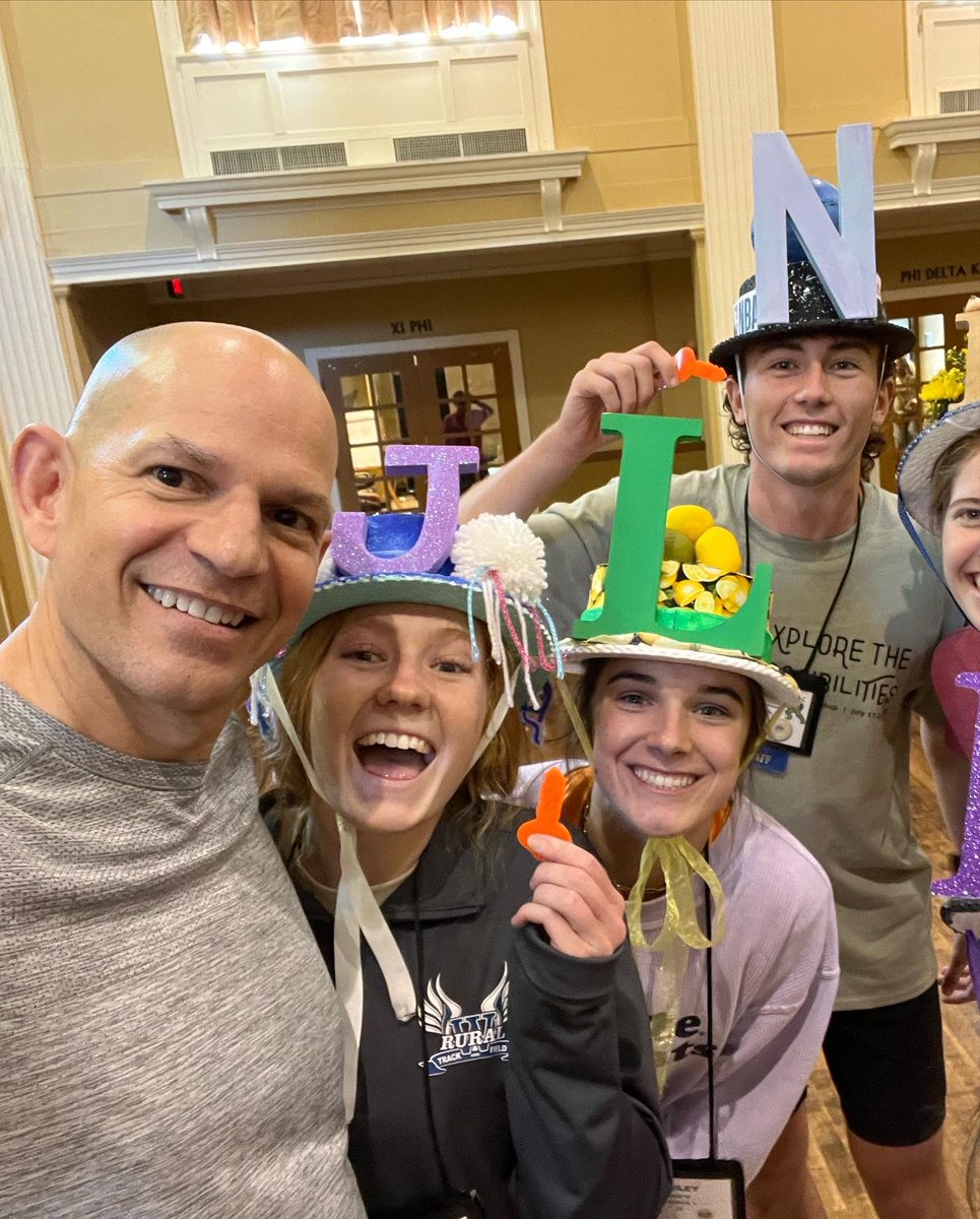 HearTedTalk's tweet photo. Incredible couple of days speaking at the 59th annual KSHSAA Student Council workshop!  @ks_stuco The students and staff were off the charts amazing and I loved every minute of the time I was with them!   #IFeelGreat #KeysToLeadership https://t.co/OnWTS6n6gH