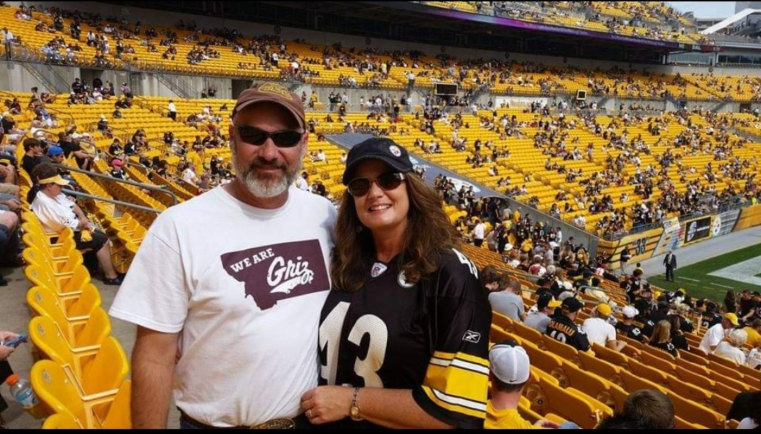 colleenncart's tweet photo. @Steelersdepot My two favorite teams @steelers and @UMGRIZZLIES https://t.co/ZjkzqSKliD