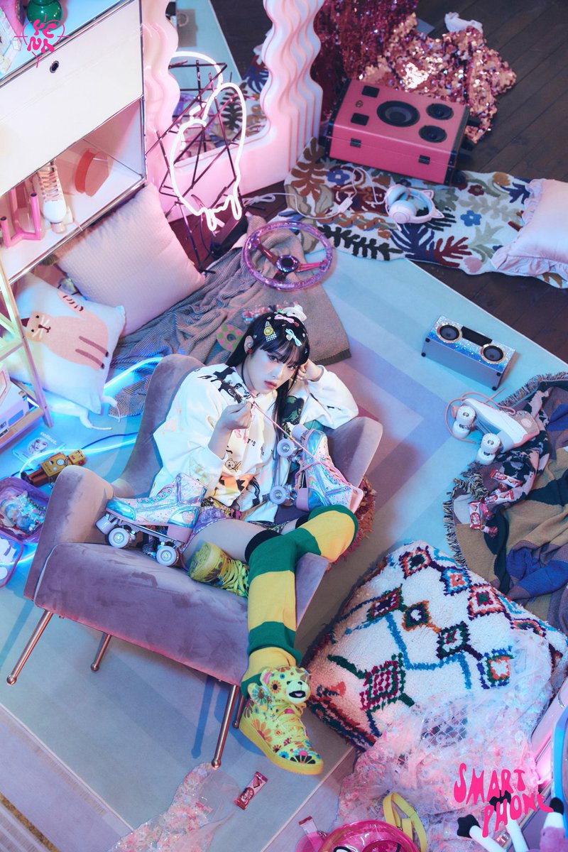 yena smartphone concept photos >>>