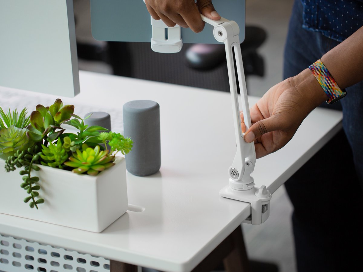twelvesouth's tweet photo. Say hello to the ɴᴇᴡ #HoverBarDuo for #iPad (2nd gen) 🎉  With the new QuickSwitch Tab, the switch between desktop base &amp; adjustable clamp is quicker than ever! Did we mention it's now also available in white? 🔥 Shop now at #TwelveSouth https://t.co/cyI3q4gVZ8 https://t.co/ZPjmnyP8PG