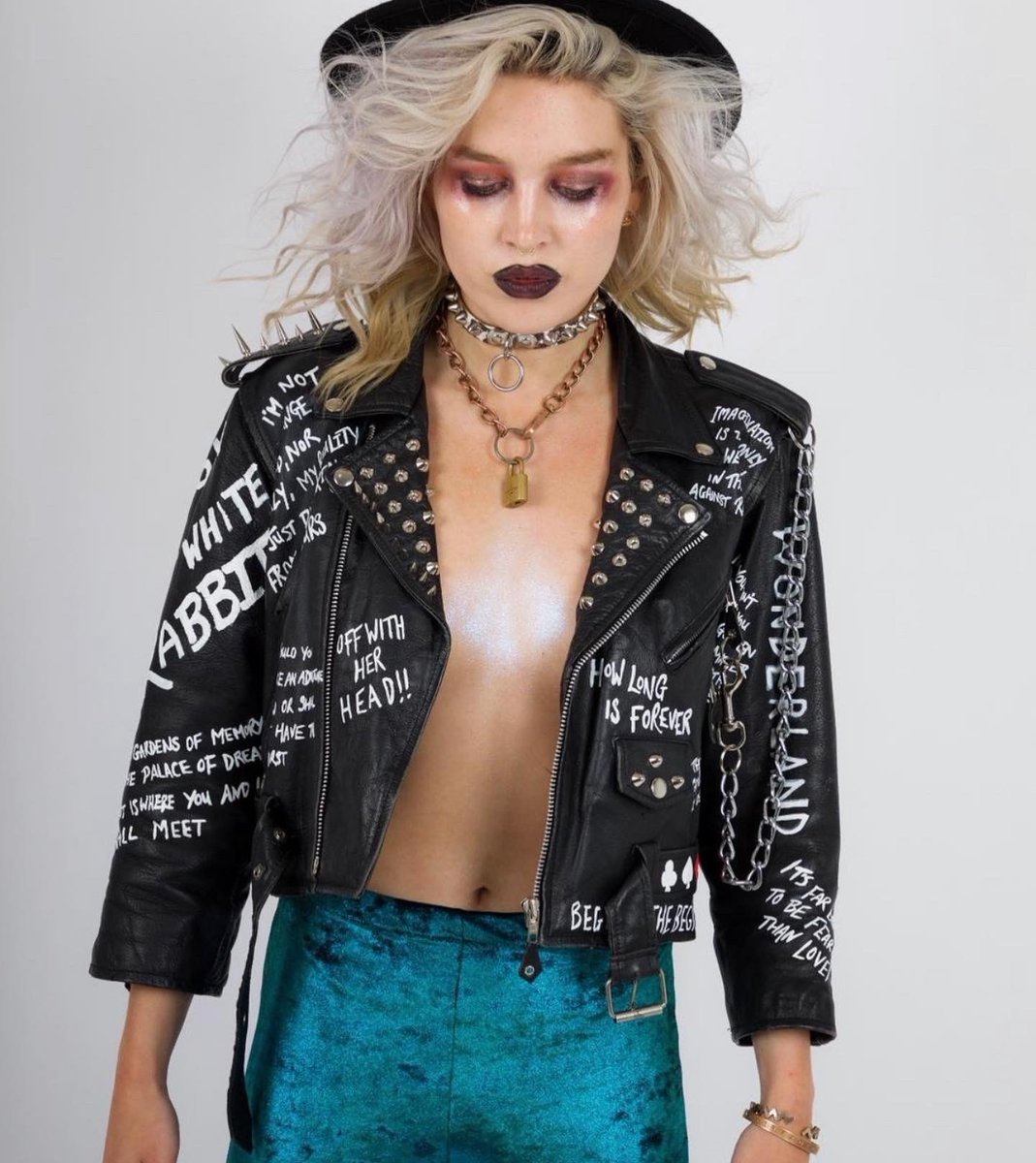 EgoisteGallery's tweet photo. Whoever said that you can’t wear leather in this heat, LIED TO YOU, ma Gs. Just make sure you leave your other clothes on your bedroom floor 🤓 We have some beautiful customised jackets by the incredible The Sinner + Saint ❤️🔥💙❄️
#independentfashion #affleckspalace https://t.co/UBv0oeqZBC