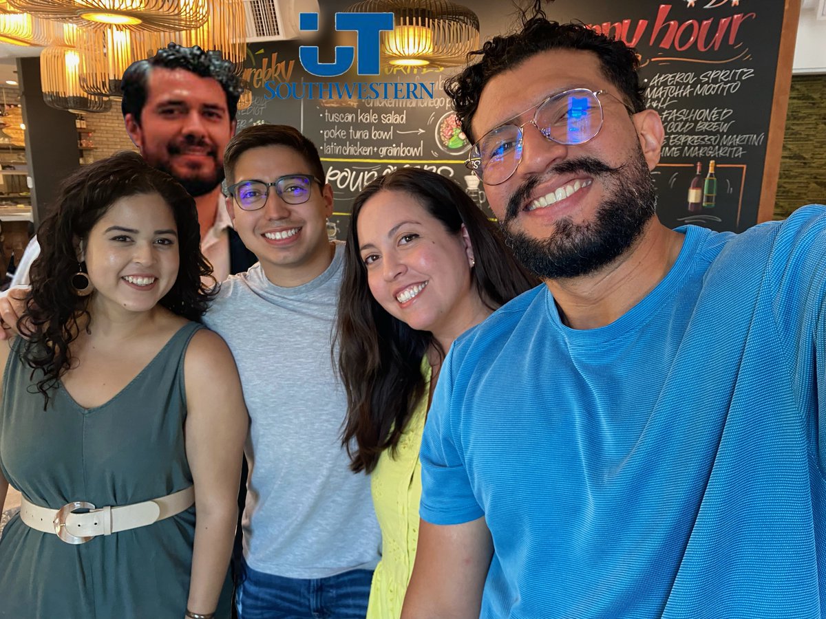 sdccmesa's tweet photo. MESA family reunion at UT Southwestern with (l-r) future Dr.s Mauricio M.P. (2023), Julisa G. (2026), Enrique R. (2022 @UCSanDiego transfer) & Dr.s @DrGBaylon and @LisandroMaya! #mesaworks @MESASTEM @sdcitycollege @Stanford @UCSF @UTSWNews https://t.co/Xg3YVHCPMS
