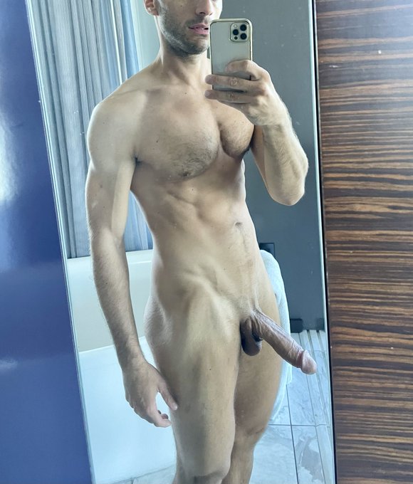 My favorite mirror :) #onlyfans #content #creator https://t.co/6mUjgdFA63<a href="/tag/onlyfans"class="tags">#onlyfans</a><a href="/tag/content"class="tags">#content</a><a href="/tag/creator"class="tags">#creator</a>