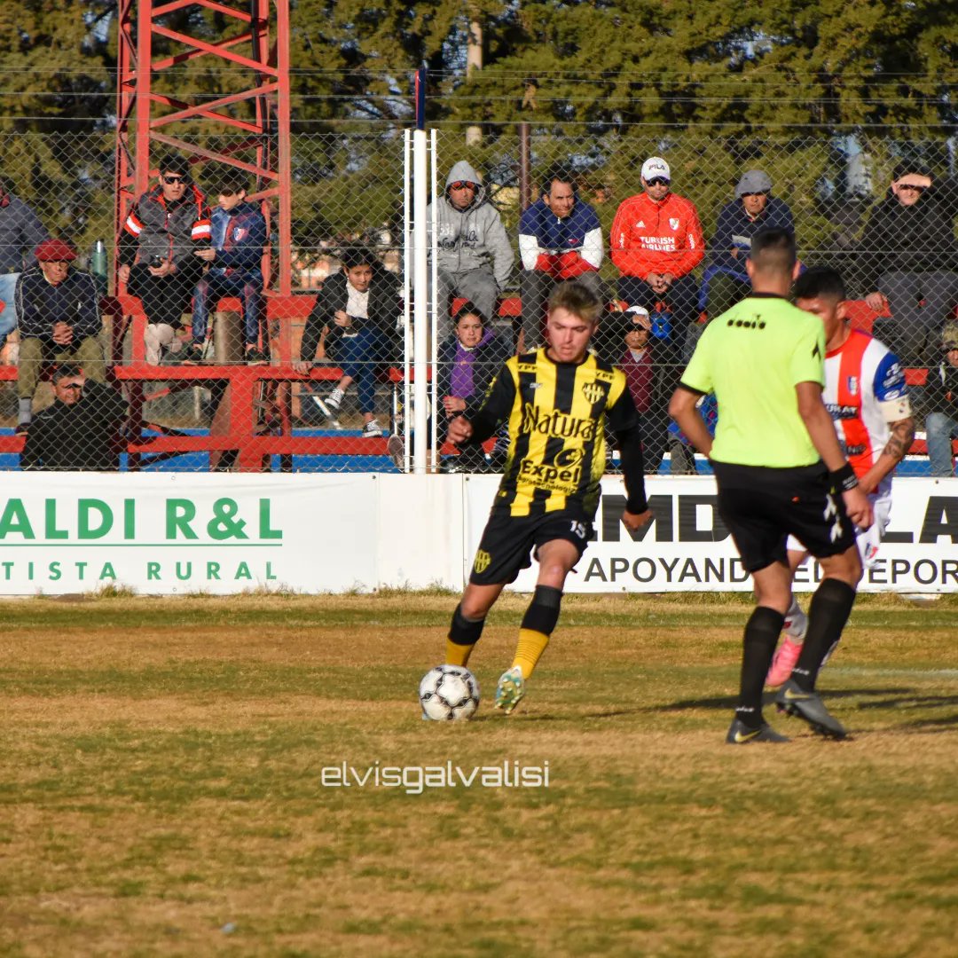 No corro detrás de un balón, corro detrás de un sueño.💪⚽🔥