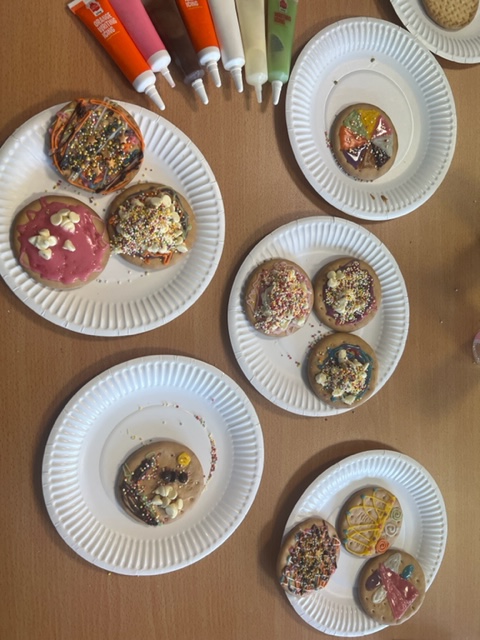 AutismDaryeel's tweet photo. Another successful coffee morning, we played and learned musical instruments from #Morocco and had art session decorating biscuits; cooling our selves with ice-lollies; lots of very cold drinks. Ruth Preocanin the centre manager joined us. @CityMayorLeic @DCCLeicsPolice #Autism https://t.co/5lBarllyl6