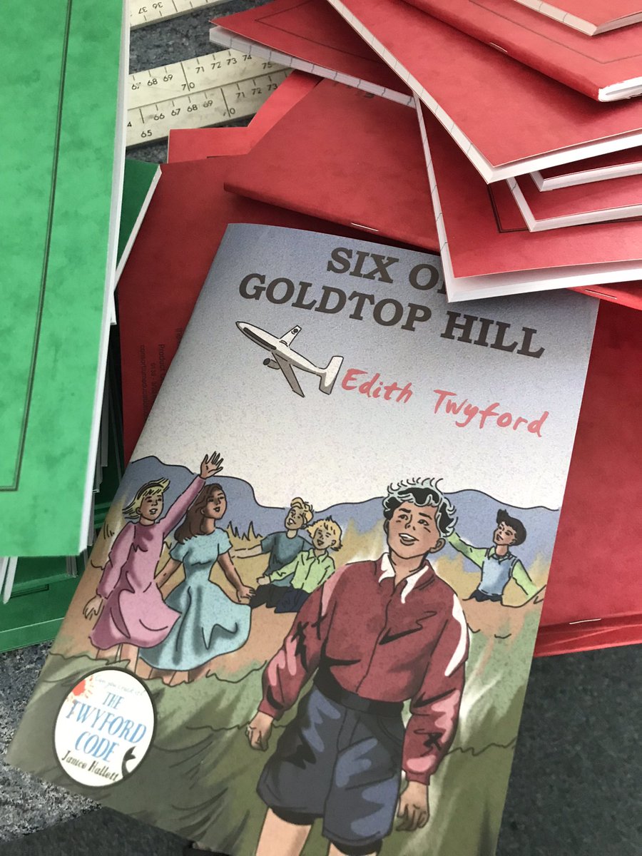 Look what I found in between the new books for next year ?? 

What could this mean ? #SixOnGoldtopHill @ViperBooks @FloraWillis_ @JaniceHallett #TheTwyfordCode