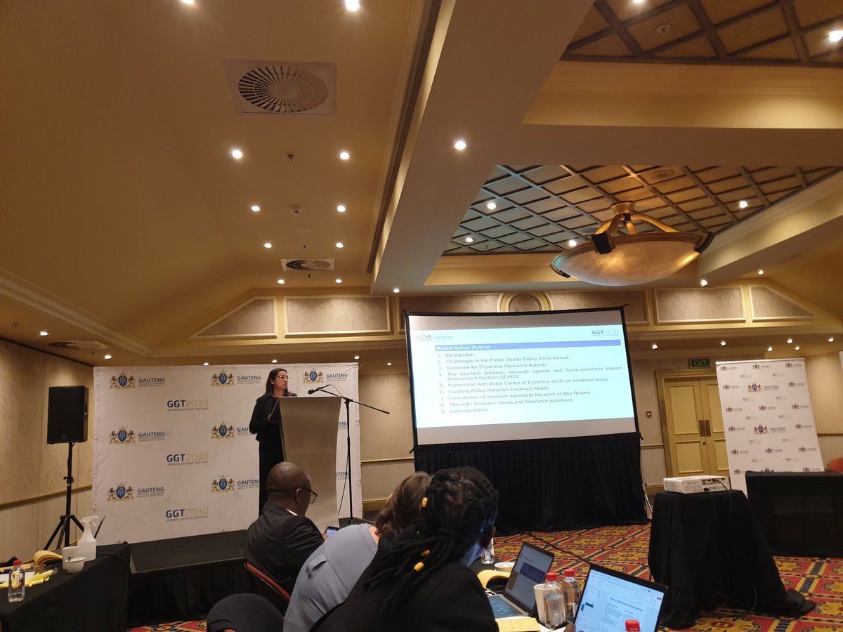 ACE_UJ's tweet photo. ๐งต17/n: Aveshni Ponnusamy now outlines how the #evidencemap can inform and support the new Provincial Research Agenda as well as a wider push towards #evidencebased #policymaking in the @GautengProvince provincial administration. https://t.co/O9qq26IDcp