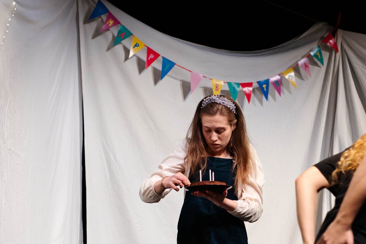 zoebirkbeck's tweet photo. Hi folks! I'm headed to the FRINGE this year mid-late August and I will be available for rehearsal/production photos; please do get in touch if you'd like some class photos from a smiley, queer, northern lass! 
(And please RT/share if you would be so kind)
https://t.co/HrsqKyGlg1 https://t.co/fvk5jJLWUW