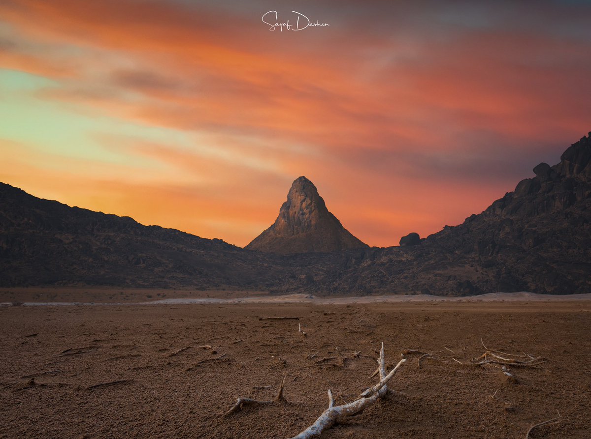 كان زلة رفيقك في رفوف السماح
التمس عذر واصفح والمسامح كريم

عِدّها زيـف عـجٍ و اقتفته الرياح
ما يهـز الجبـال  ولا يشـبّ الهشيم 

#فيصل_مثيب_مفراص