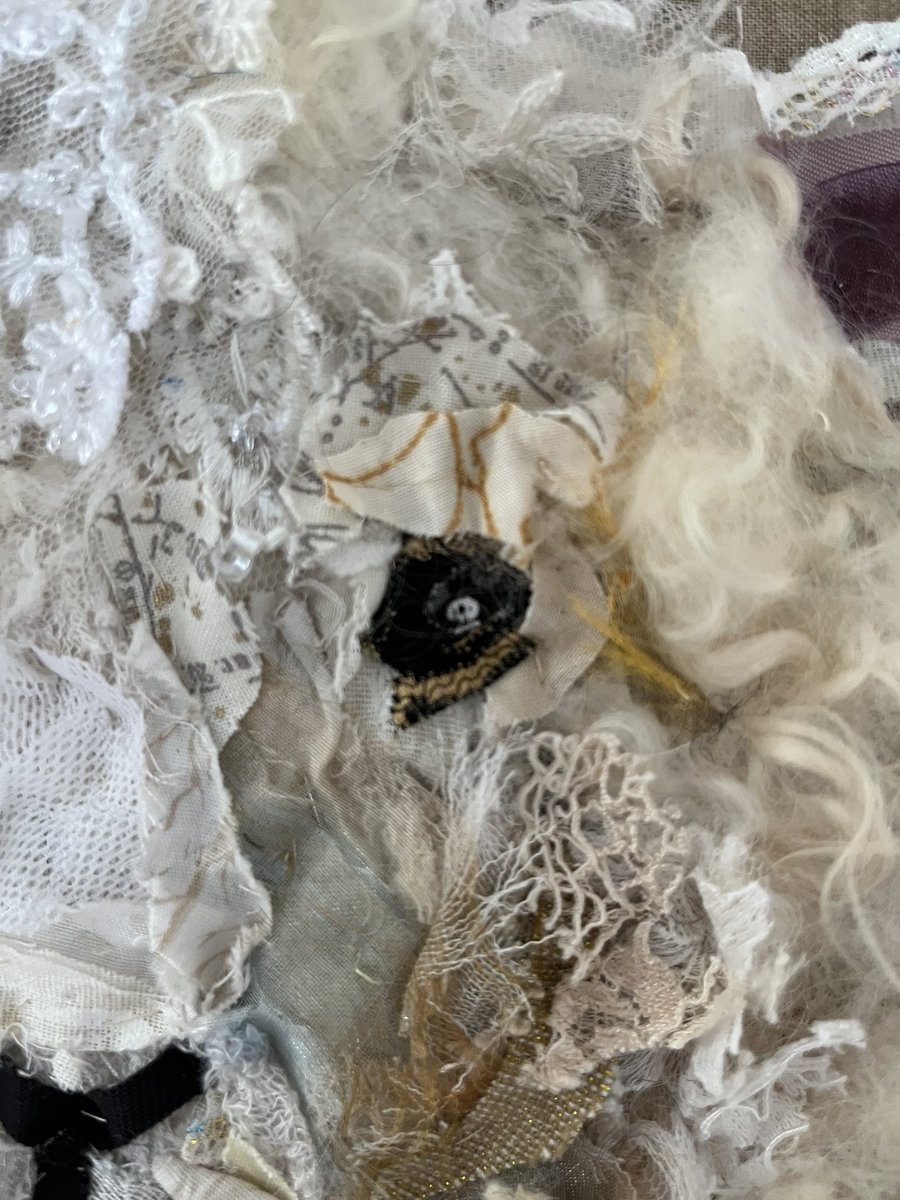 art_in_textiles's tweet photo. The new #sheep is gradually progressing. Today I’ve added lots of #fleece! #workinprogress #portrait #scraps #layers #cotswoldsheep #wool #artintextiles #comingalive https://t.co/bsJnGSYKnO