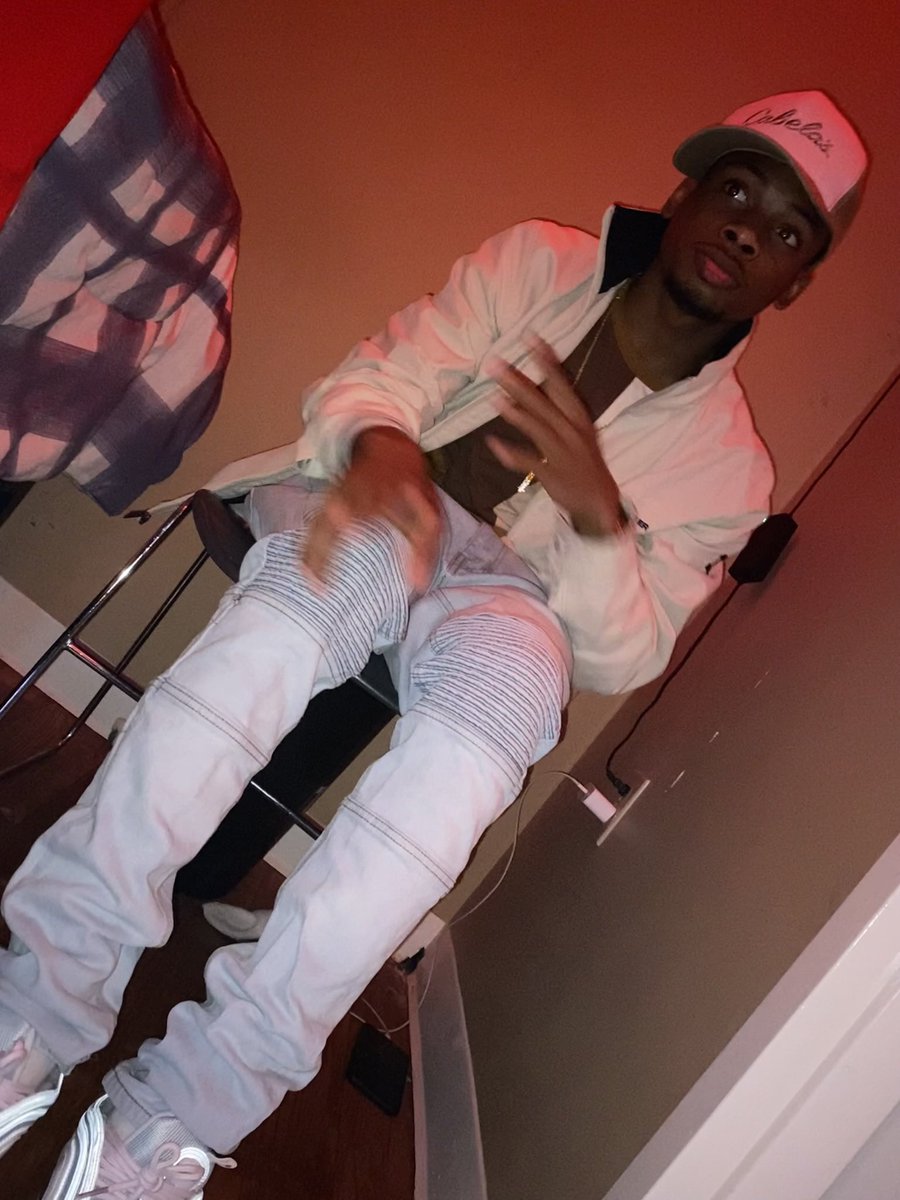 Bdotingram's tweet image. #WhosWhoOfASU  
-Brandal Ingram Jr
-Arkansause🛸
-Alcorn 24’🎓
-Computer Science Major👨🏾‍💻
-I’m kinda funny ig🤷🏾‍♂️