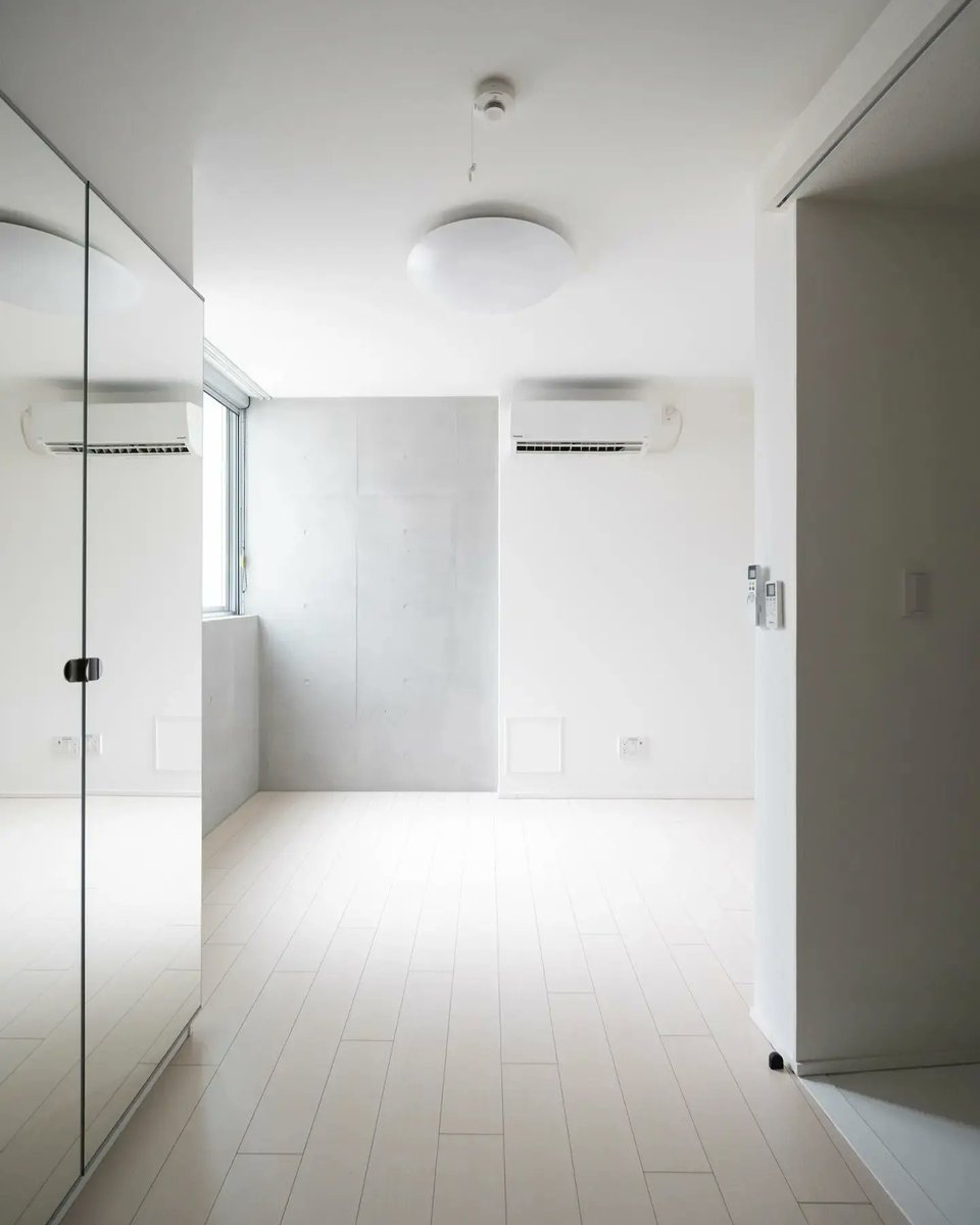 東京で不動産仲介会社の経営してたり
写真やってたり、音楽もやっています。

引っ越したい方とか写真撮りたい方とか是非話かけて下さい！