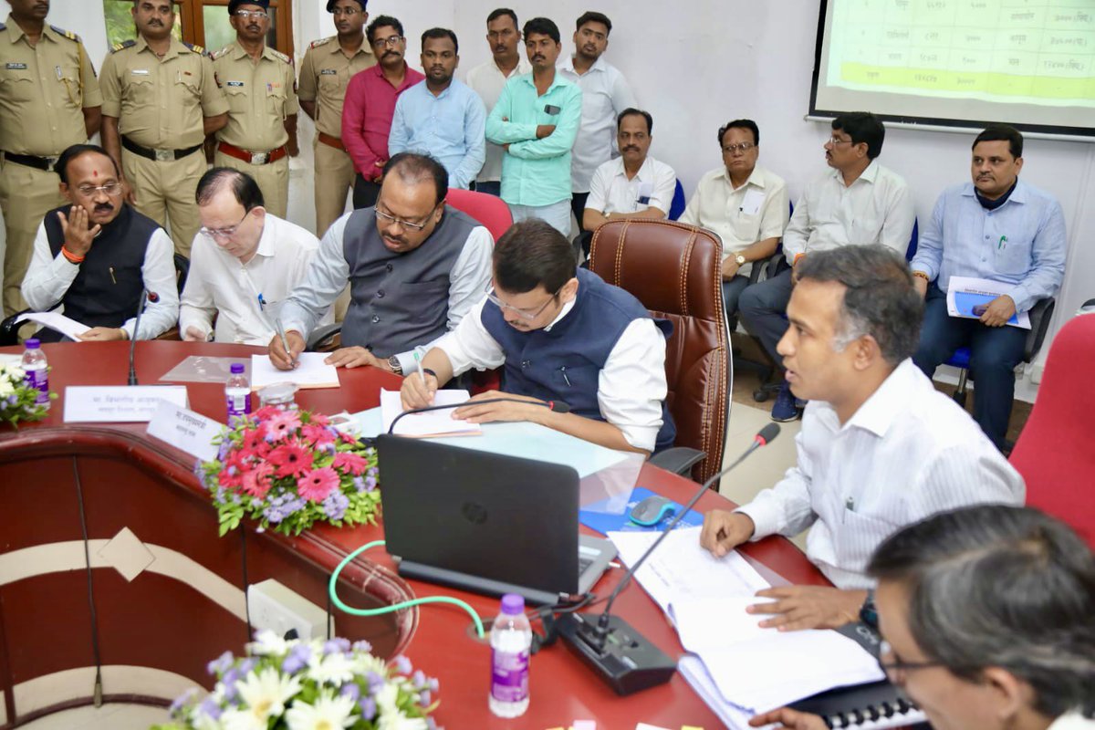 Devendra Fadnavis tweet media