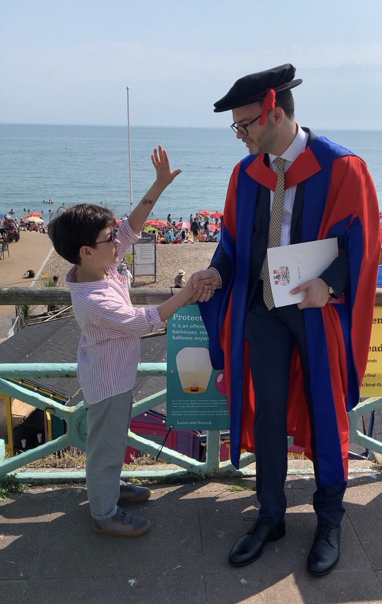 Mal: Whats’s up doc?

🥳

#Graduation #SussexGrad #ForeverSussex