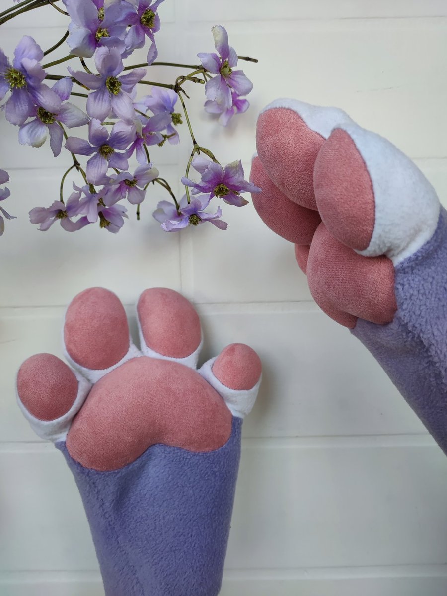 Our wedding commision is finished! We´re heading up to ship them right now :D #flowers #furrysofinstagram #wedding #weddingcustom #weddingwear #furrywedding #fursuitpaws #fursuitpartial #catpaws #paw #furrypartial #fursuitersofinstagram #customfurry #furryartist #furrybeans