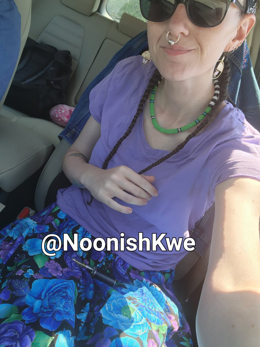 NoonishKwe's tweet photo. Just your Aunty enjoying herself.. feeling feminine today. Mno bmaadziwin ❤️ it is a good life. Mno giizhigaad! It is a good day. #NativeTwitter #OjibweLanguage https://t.co/EiaQlPOjRA