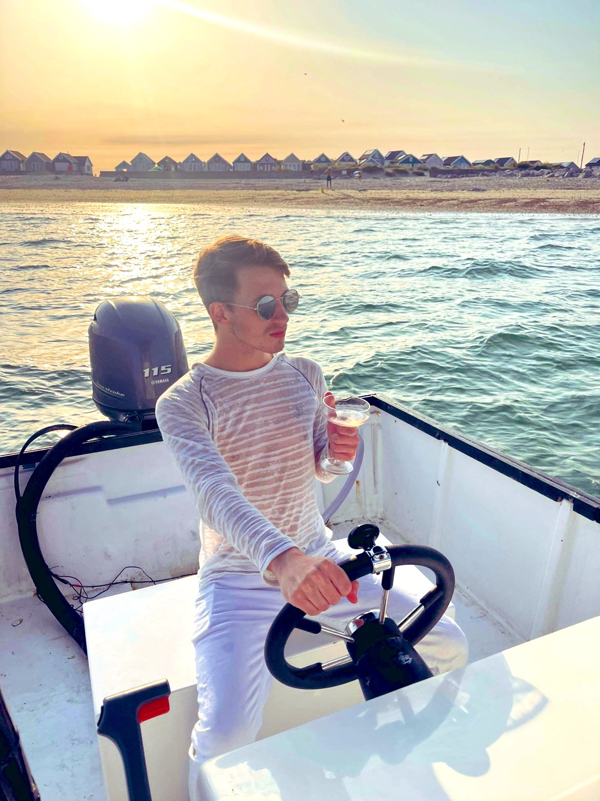 Taylor Mason on Twitter "Cute days out on the boat 🌊 🚤 https //t.co