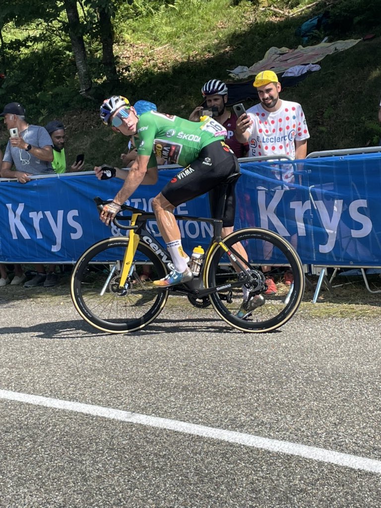 #TDF2022 <a href="/WoutvanAert/">Wout van Aert</a> ❤️‍🔥