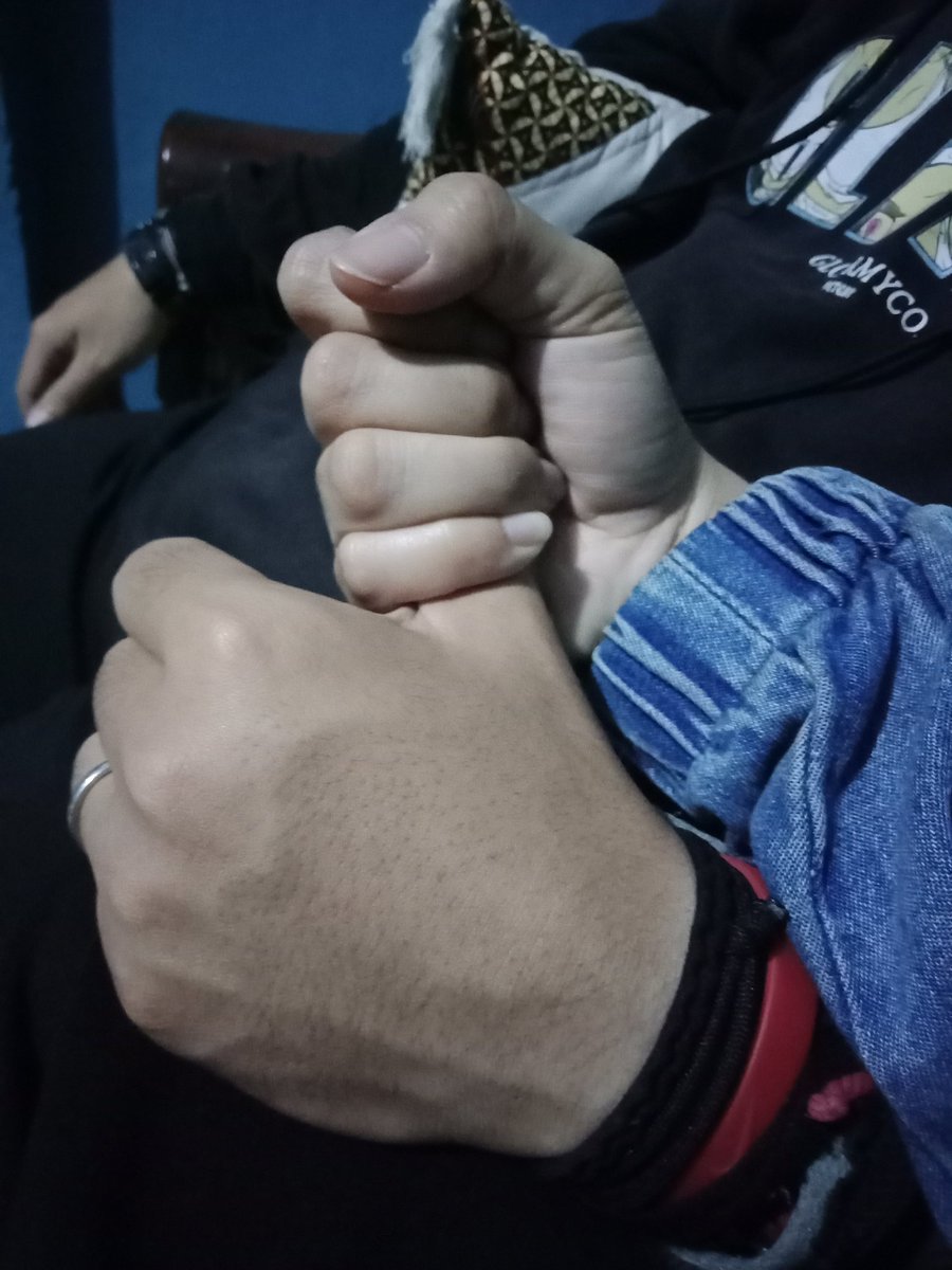 izzythanu's tweet image. 