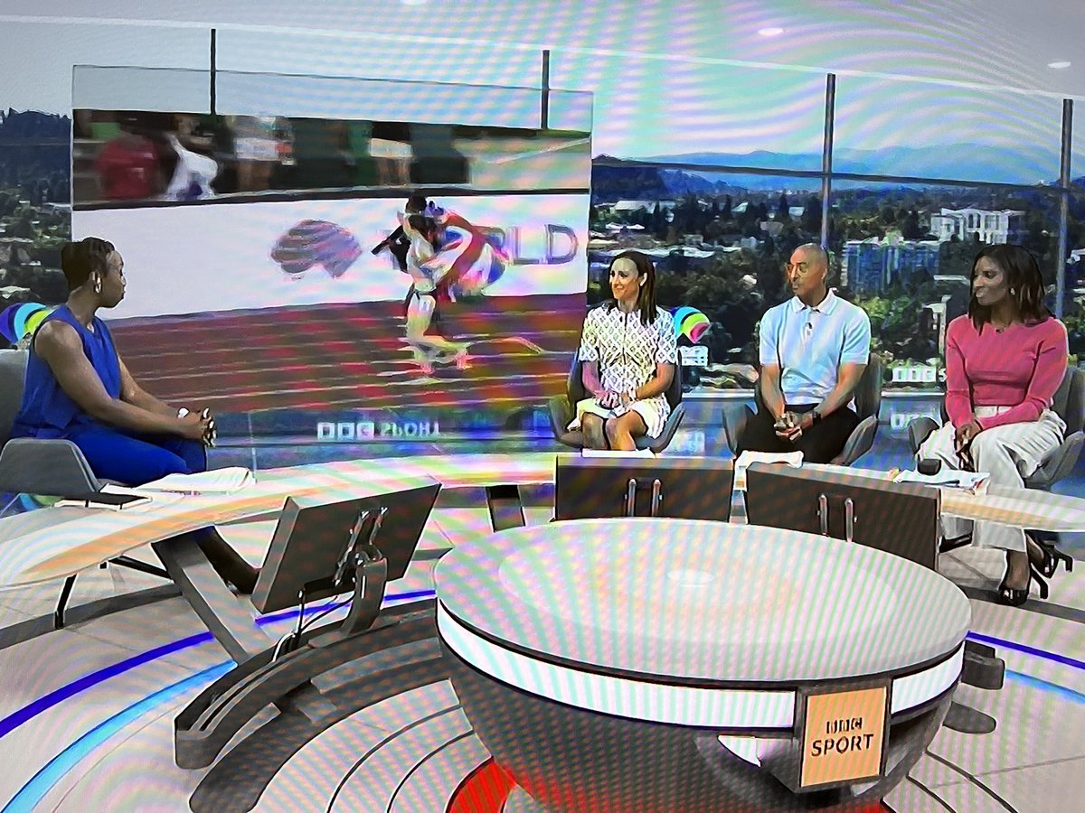 dazz4308's tweet photo. @BBCSport @BBCOne @BBCTwo @BBCRMsport your reporter pointing out lack of diversity in the womens football team, yet I can’t see much in the way of diversity in your choice of presents for the athletes! Just woke when it suits eh?? https://t.co/jQYBkh4Hok
