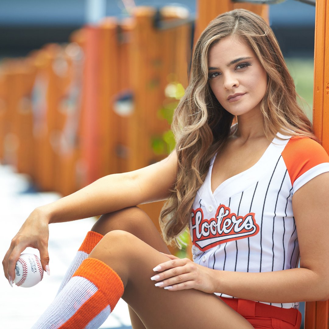 ⚾ Hooters Wings are always a home run! Watch the All-Star Game at 7PM! 
 hootersonthefly.com